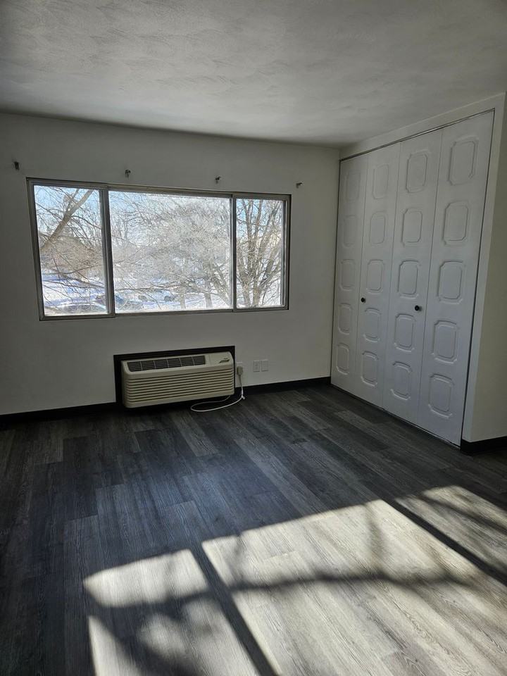 Kal's Place Apartments - Photo 5 of 7