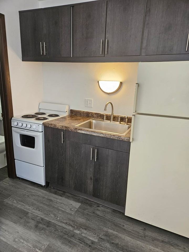 Kal's Place Apartments - Photo 6 of 7