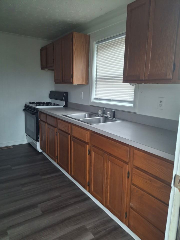 24 Elliott St #1 - Photo 7 of 9