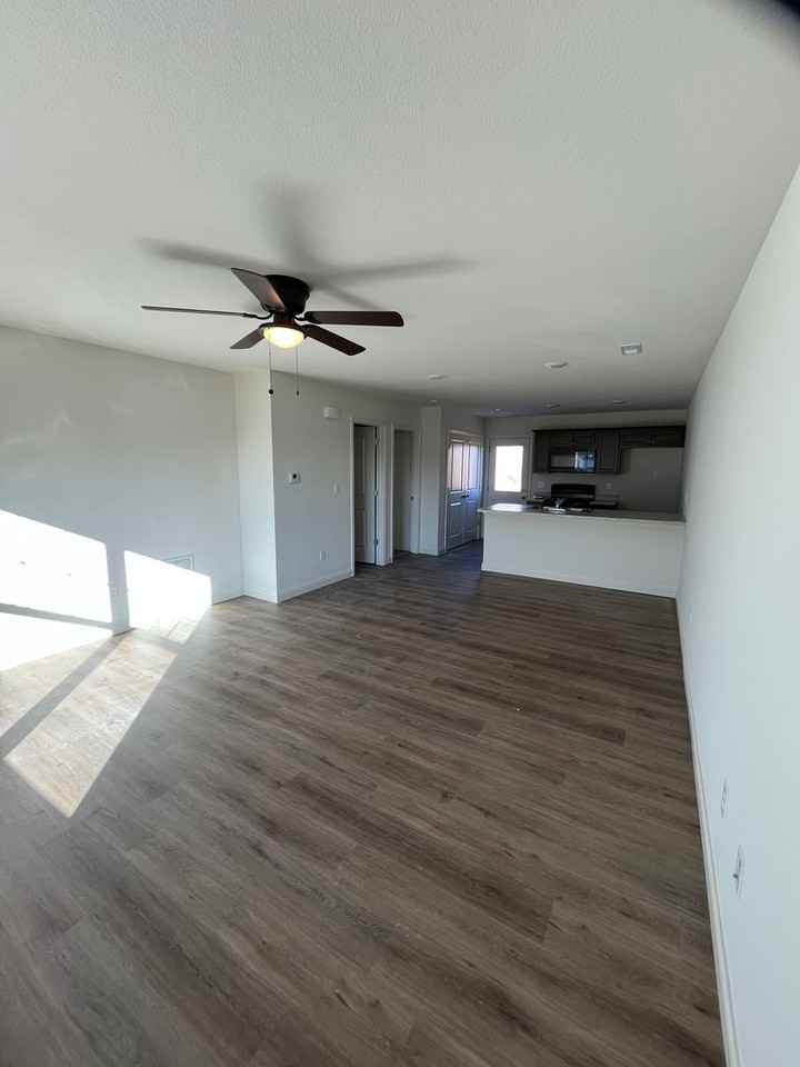 15410 15410 A Corbin Court - Photo 4 of 18