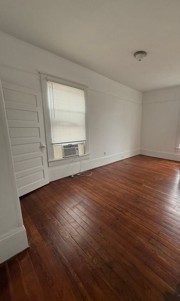 1412 W 4th St - Photo 3 of 3