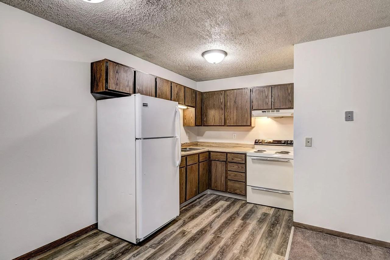 1153 Imperial Circle - Photo 3 of 16