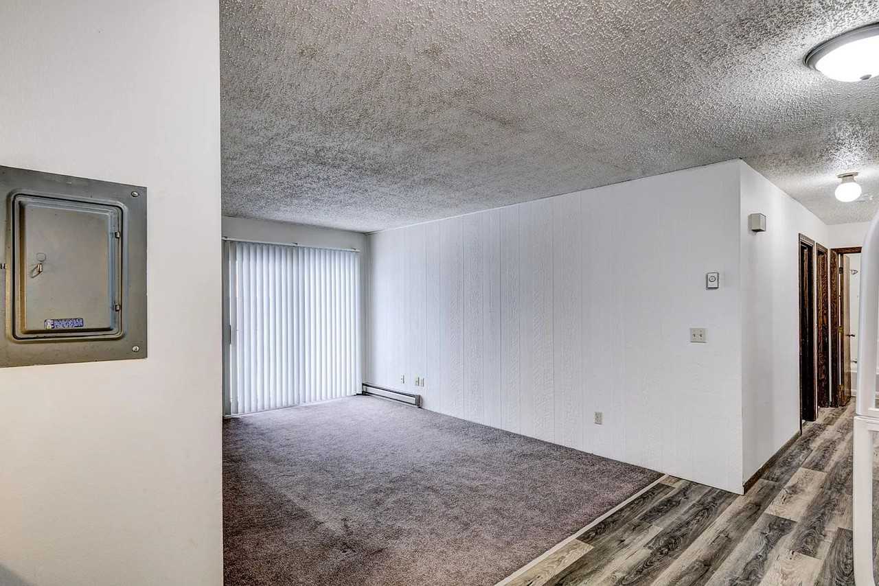 1153 Imperial Circle - Photo 6 of 16