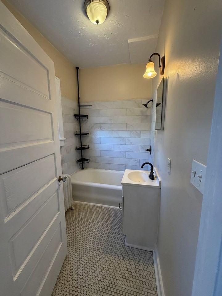 829 Ferdinand Ave Sw - Photo 7 of 27