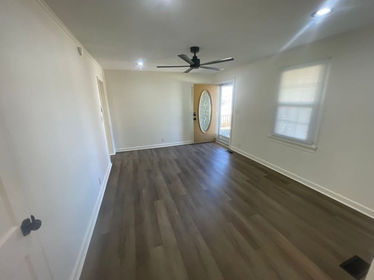 1541 Greenfield Ave - Photo 5 of 19