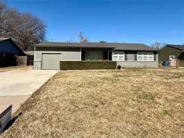 featured image of 1557 E 49th Pl