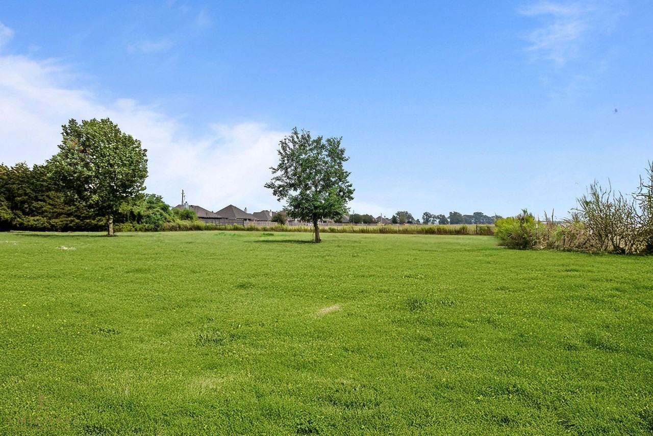 4638 Benton Rd - Photo 2 of 18