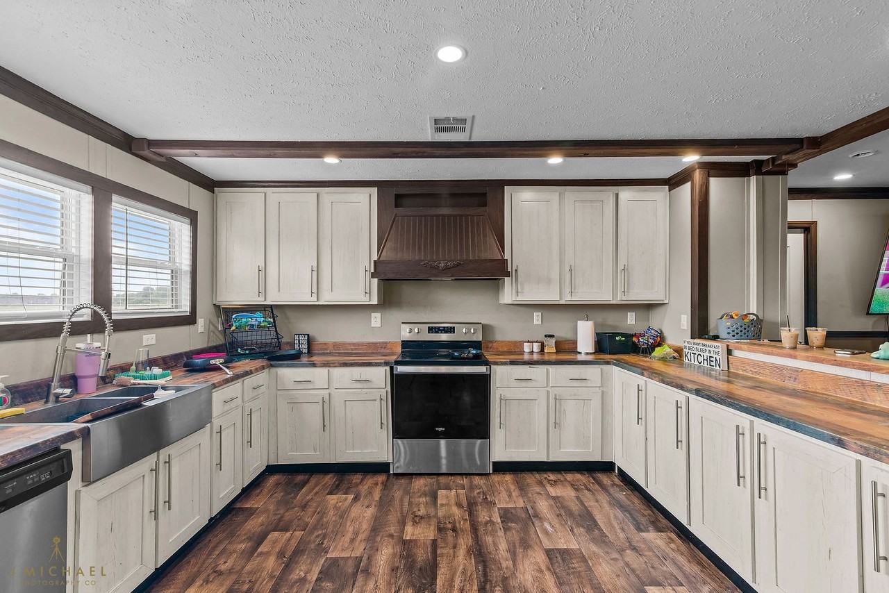 4638 Benton Rd - Photo 6 of 18