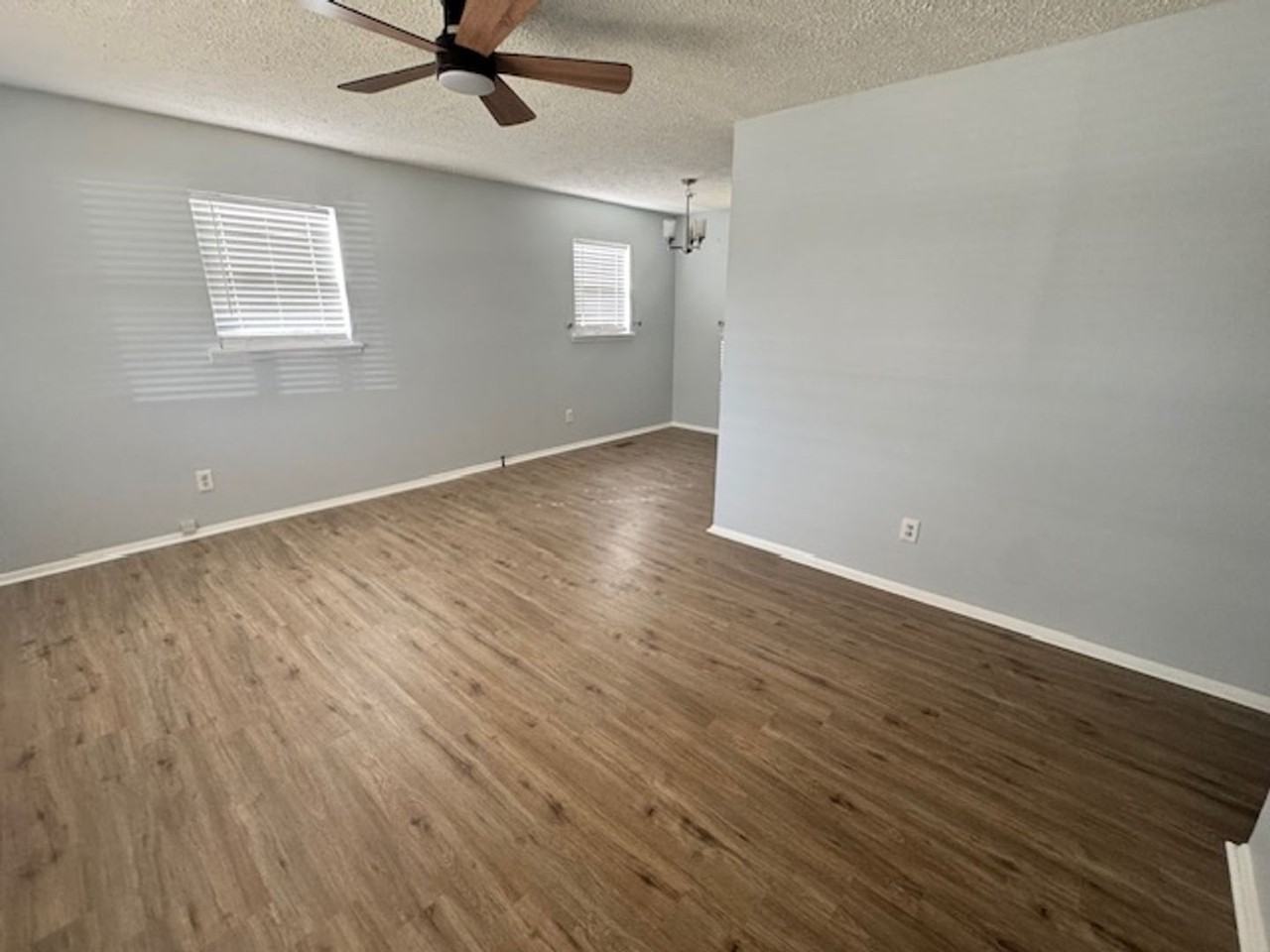 409 Brown St - Photo 2 of 9