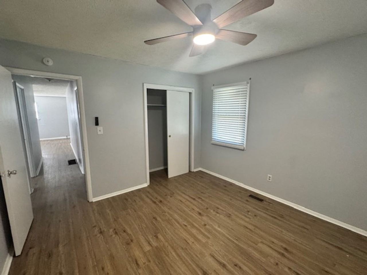 409 Brown St - Photo 7 of 9