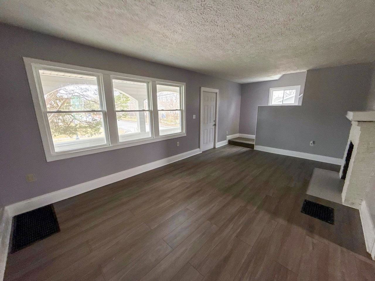 1066 E 12th Ave - Photo 2 of 11