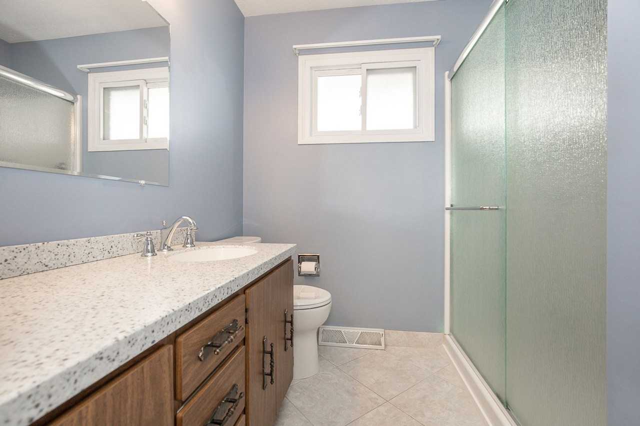 6450 Michael Dr - Photo 4 of 37