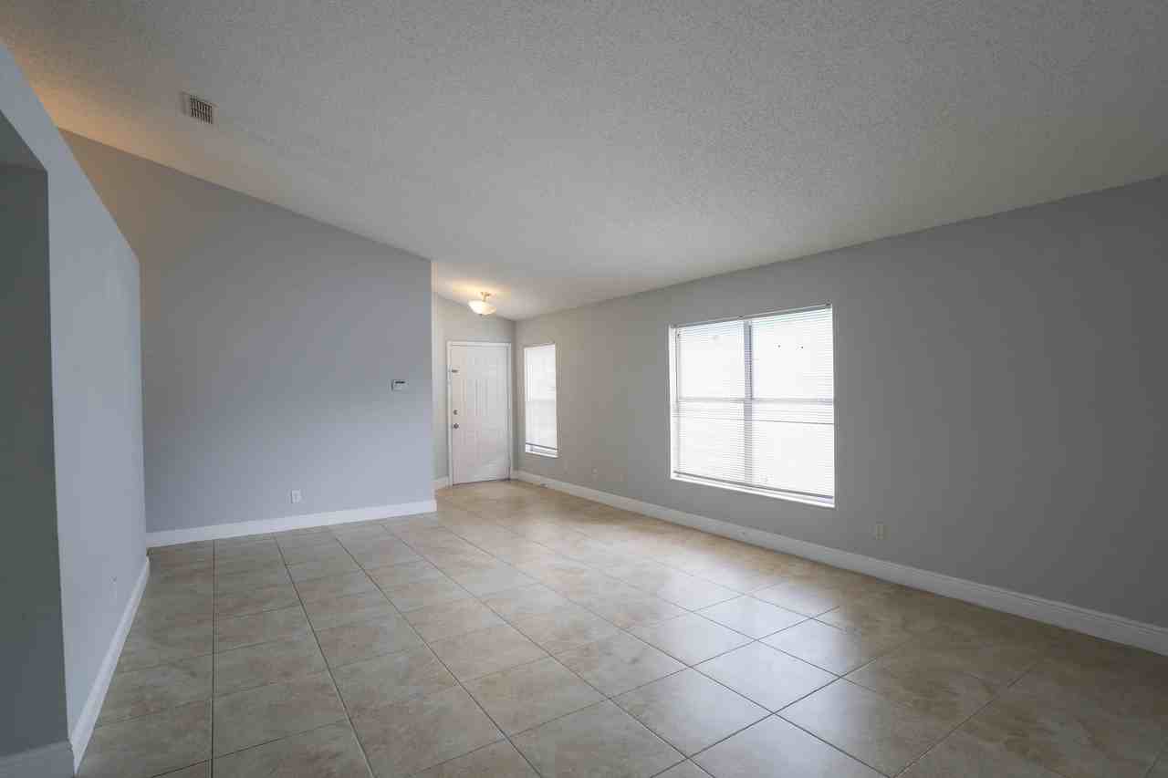 647 Falling Oak Cv - Photo 6 of 25