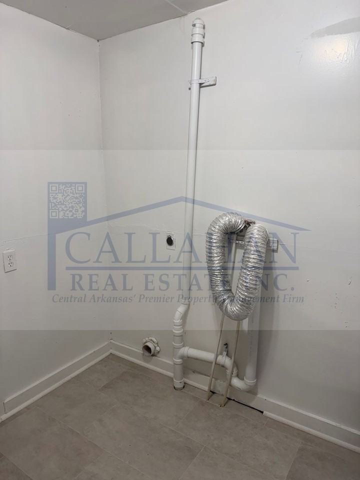 1006 Dennison St - Photo 6 of 11