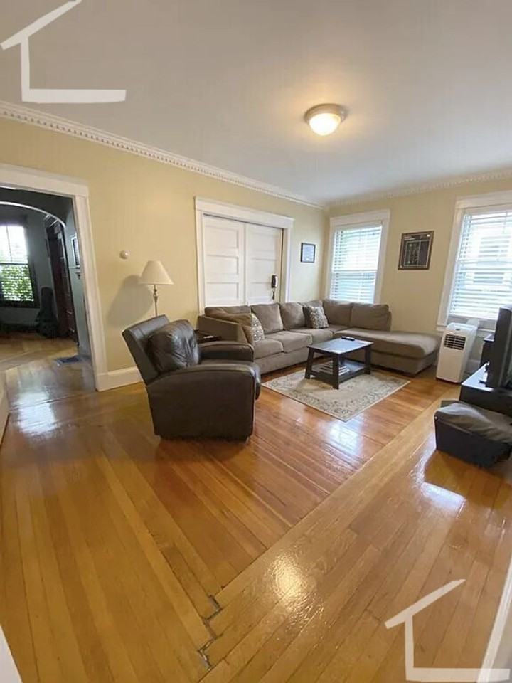 33 Ridgemont St - Photo 2 of 24