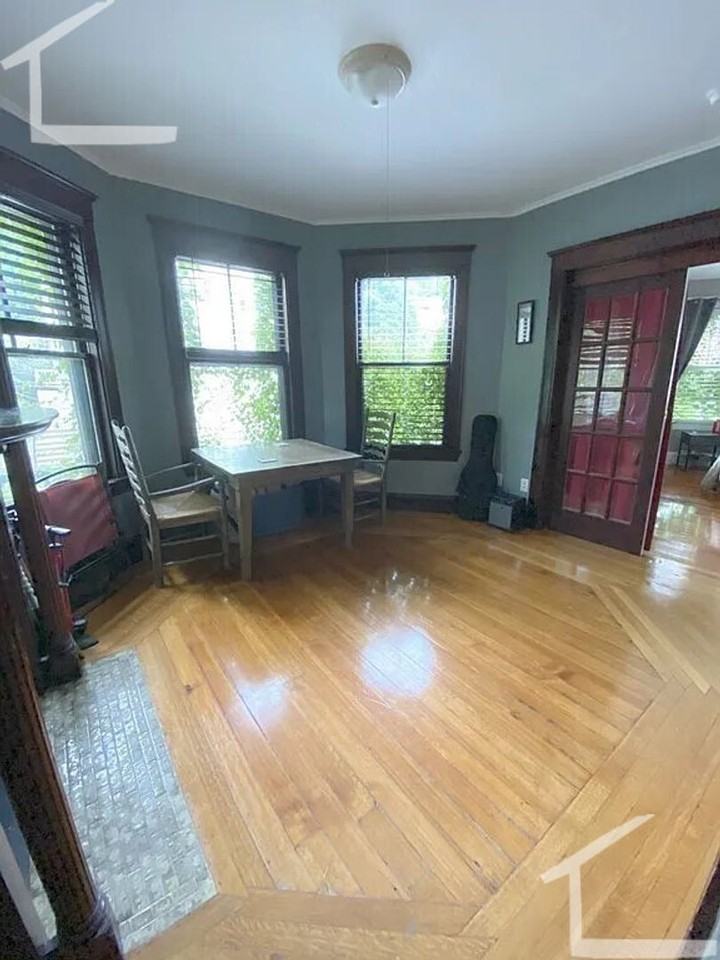 33 Ridgemont St - Photo 5 of 24
