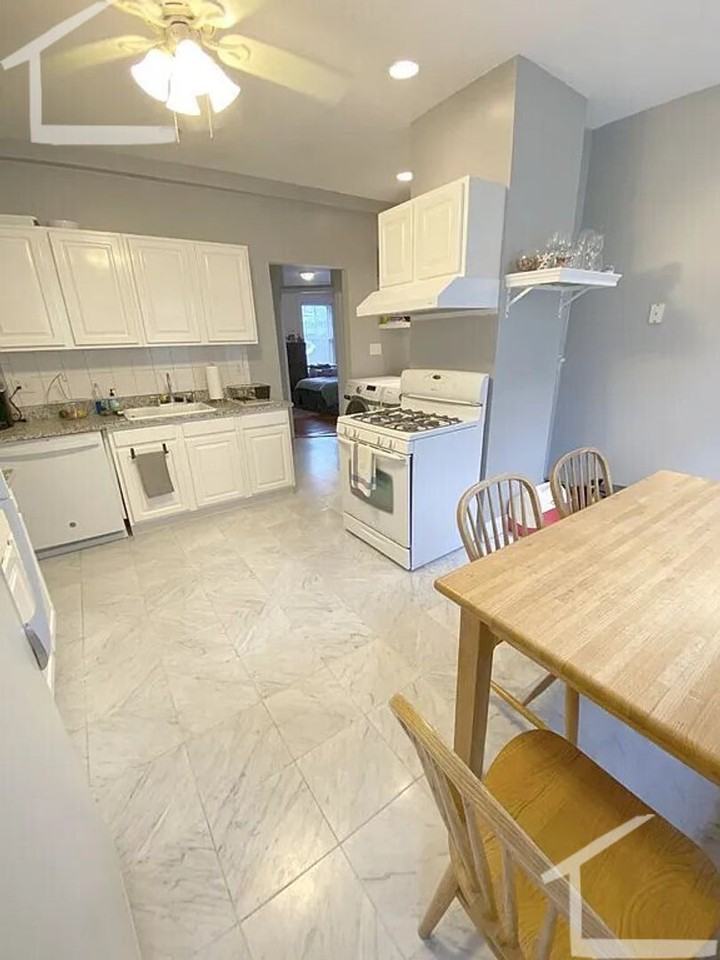 33 Ridgemont St - Photo 6 of 24