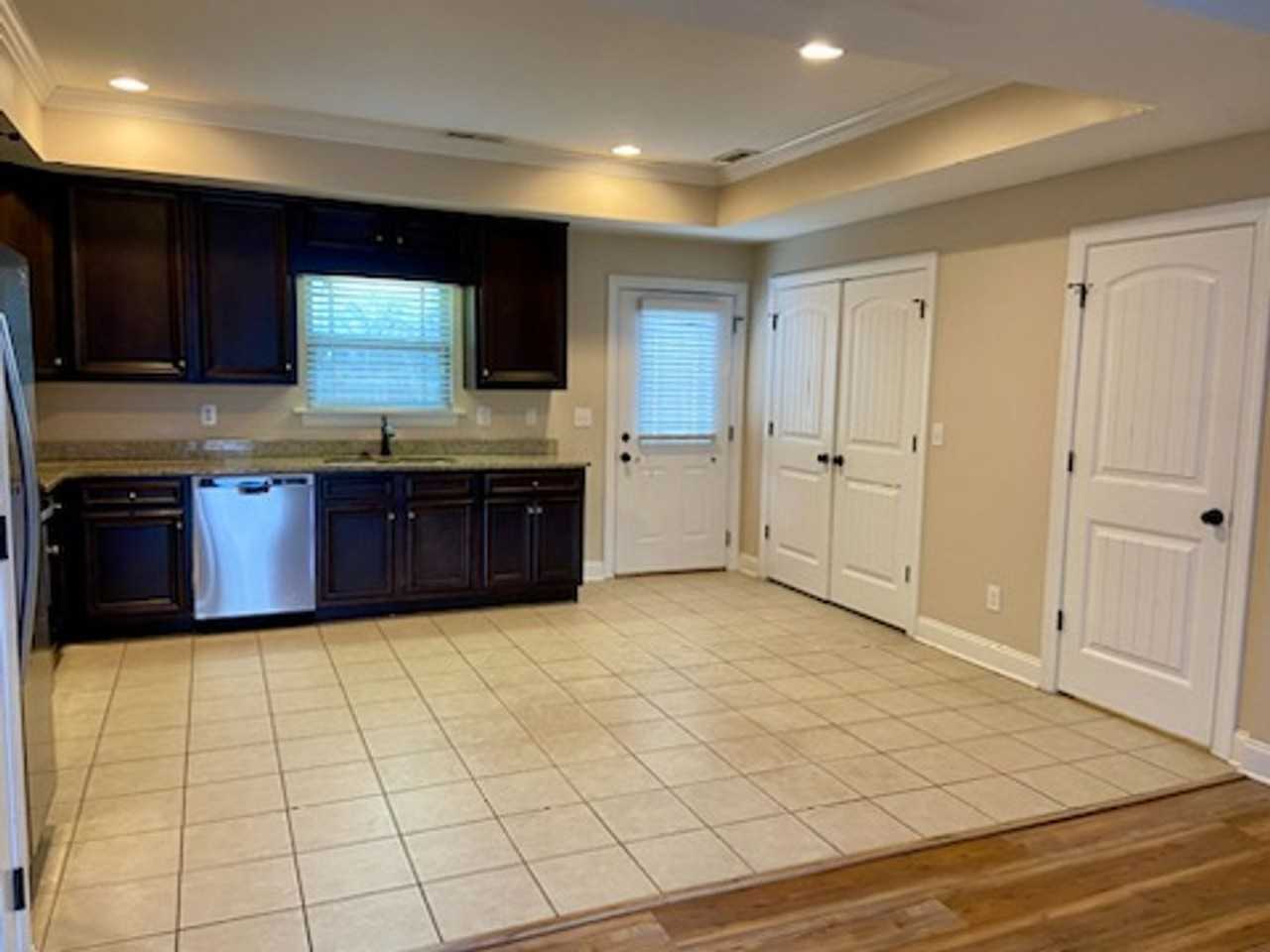 1826 Bell Tower Ln Ne - Photo 6 of 11