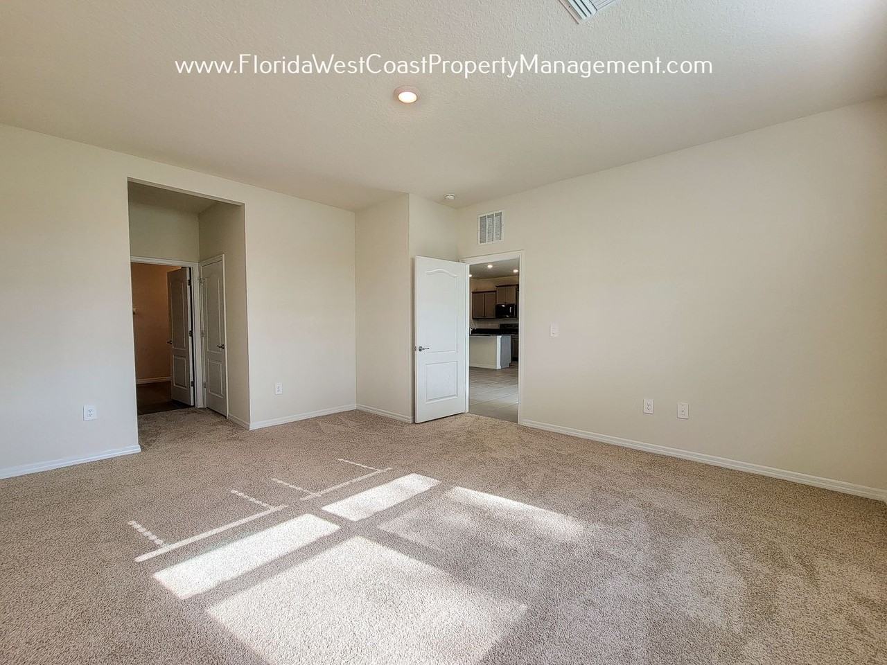 5731 Oak Bridge Ct - Photo 5 of 22