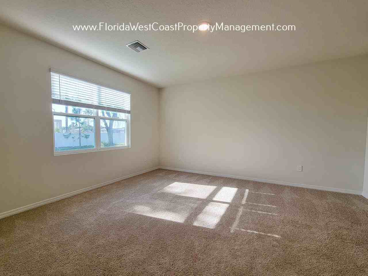 5731 Oak Bridge Ct - Photo 6 of 22