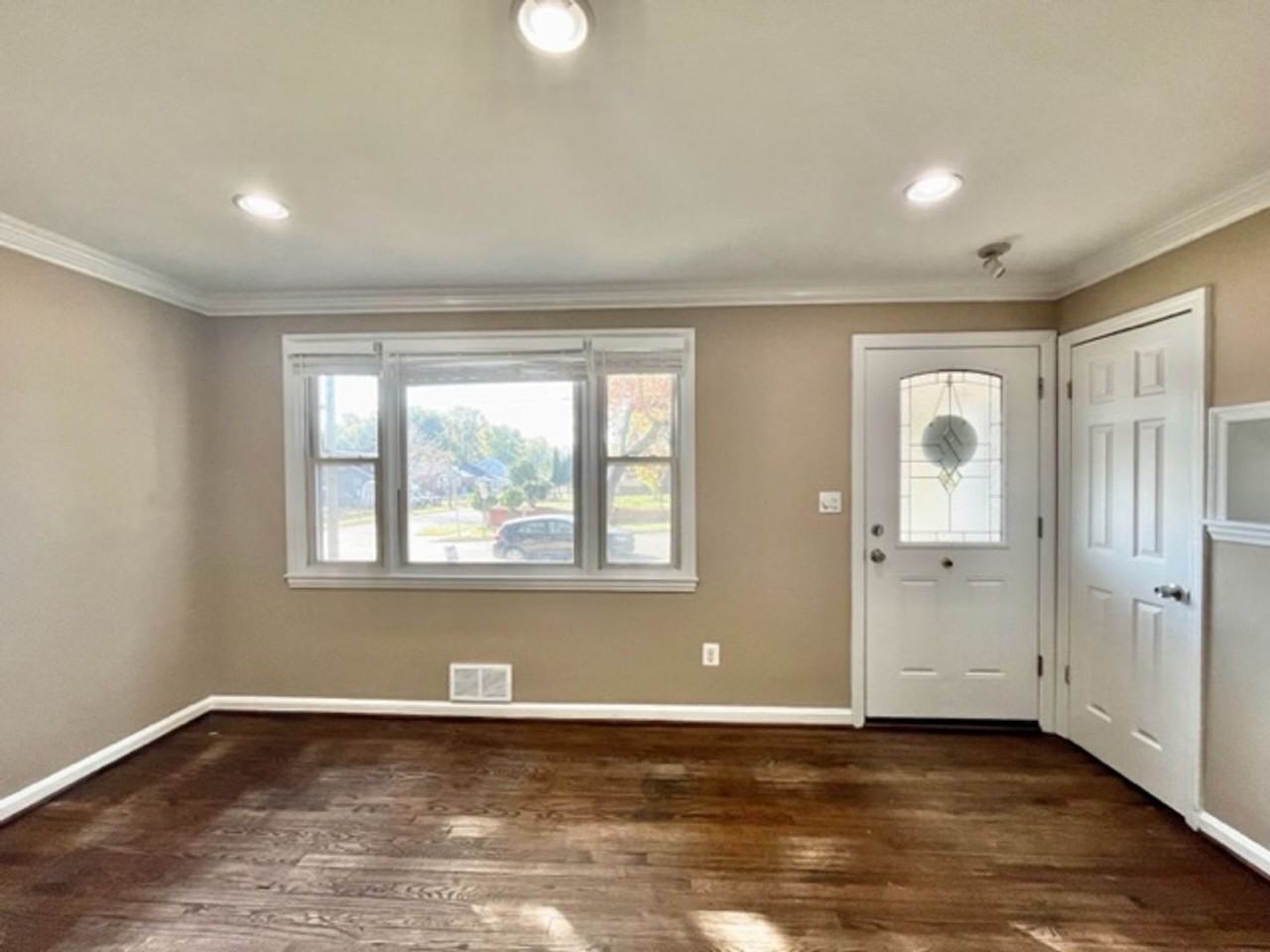 5128 Mangum Rd - Photo 2 of 40