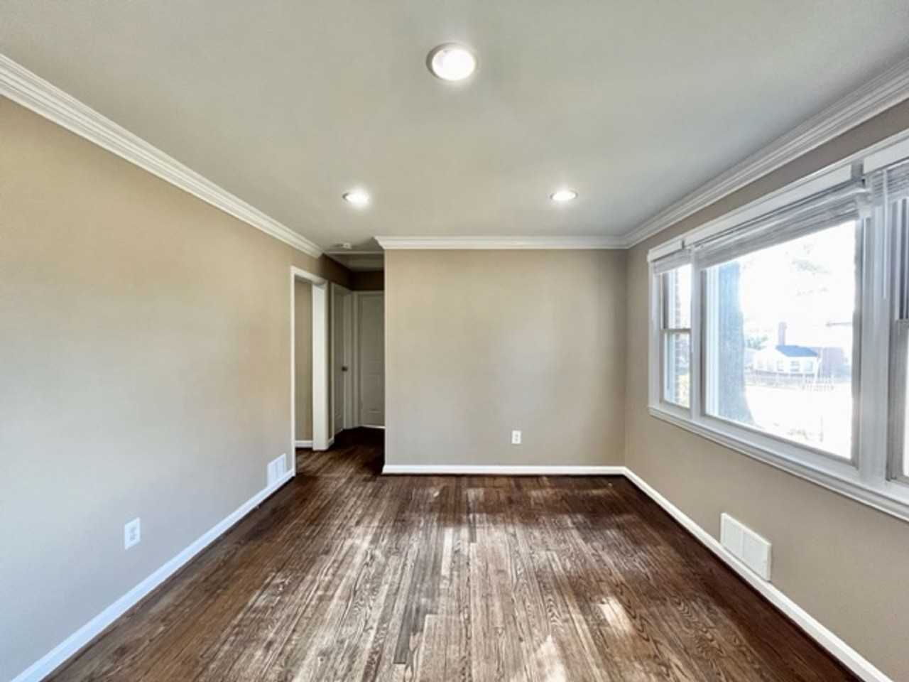 5128 Mangum Rd - Photo 4 of 40