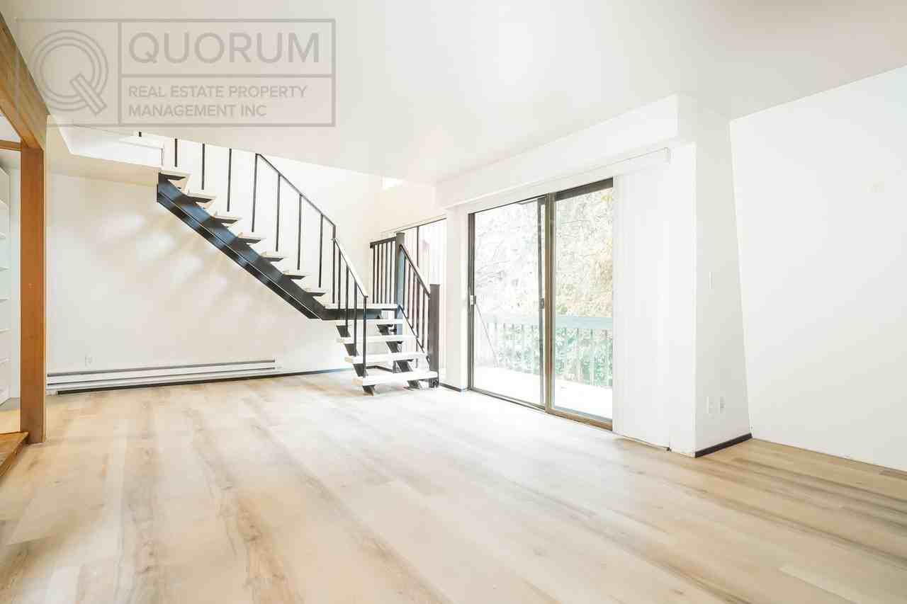 10755 Burke Ave N - Photo 4 of 27