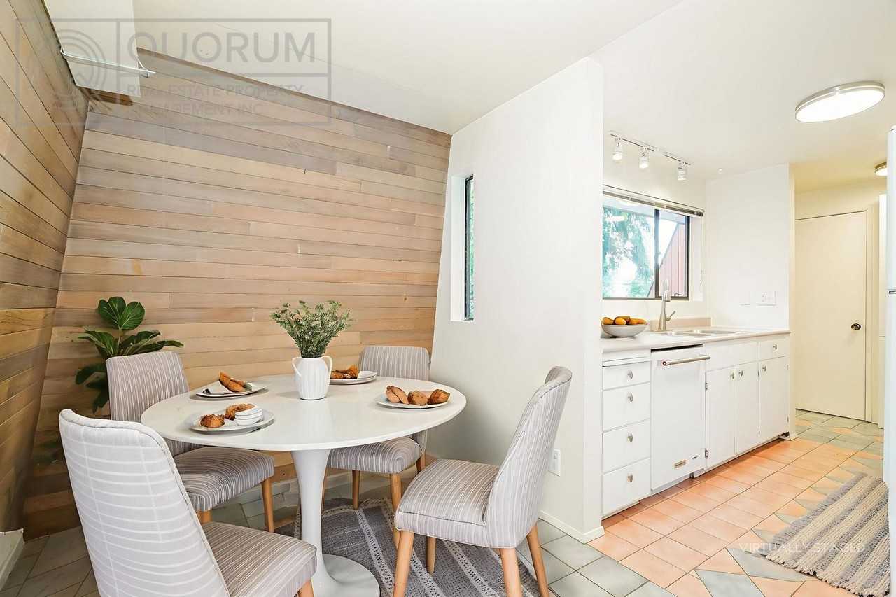 10755 Burke Ave N - Photo 6 of 27