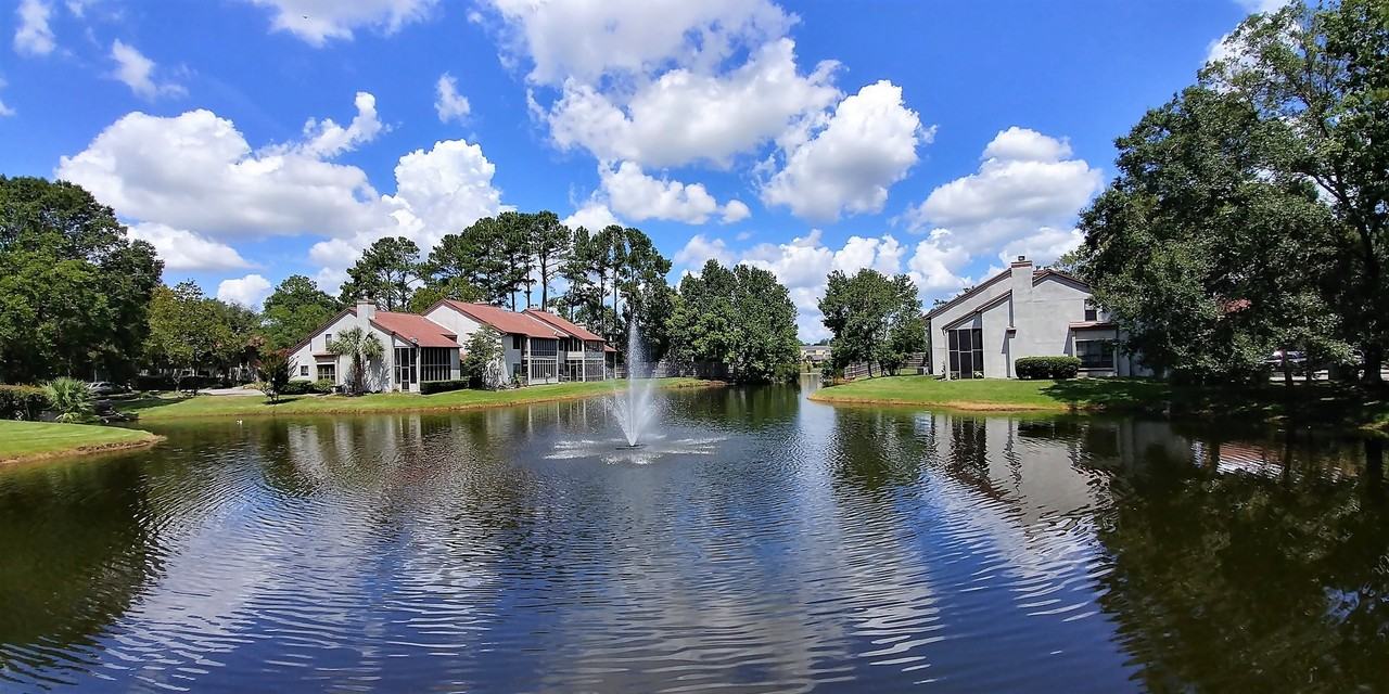 902 Wood Hill Dr - Photo 2 of 11