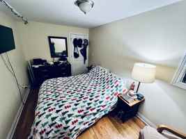 featured image of 817 W 34th Pl