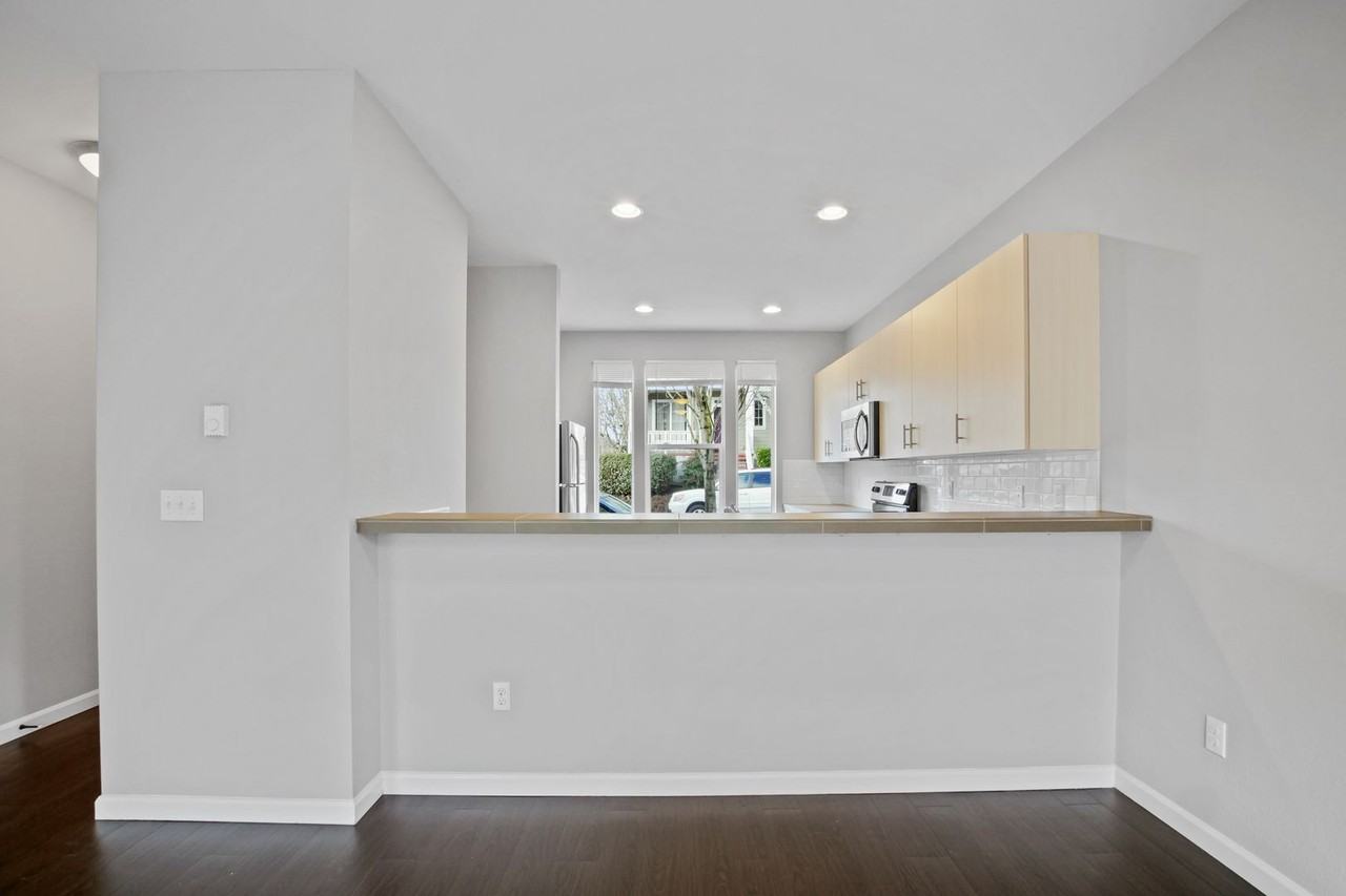 Leaf Apartments - Photo 2 of 37