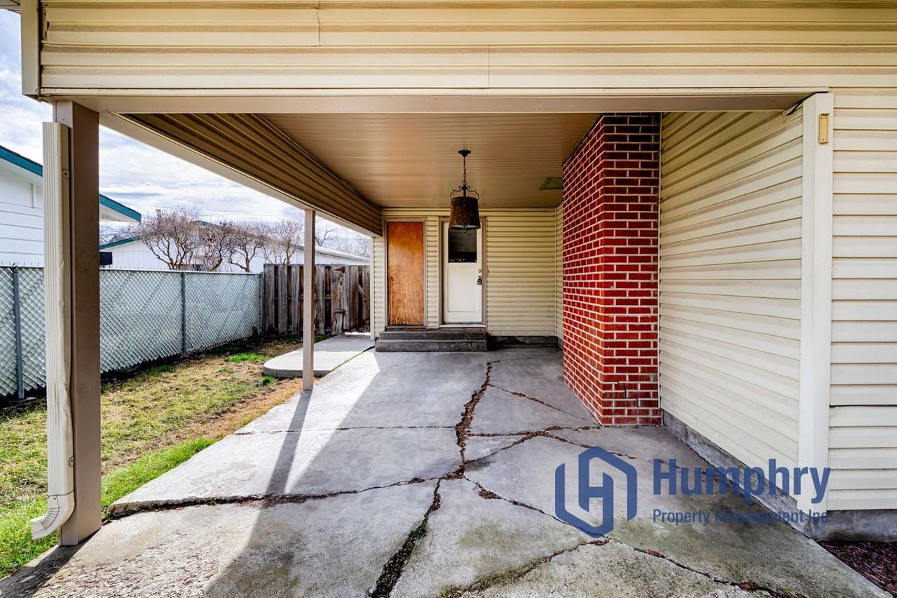 313 Palo Alto Dr - Photo 3 of 29