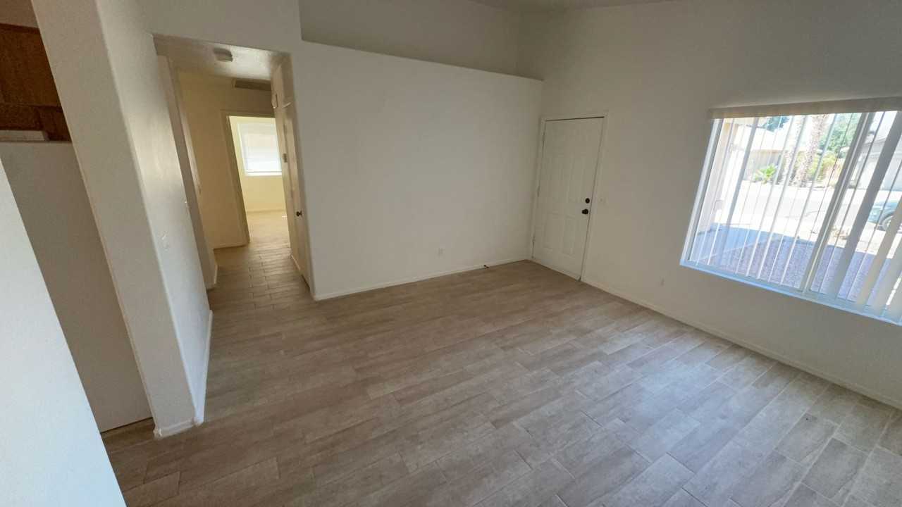 505 S 93rd Pl - Photo 3 of 13