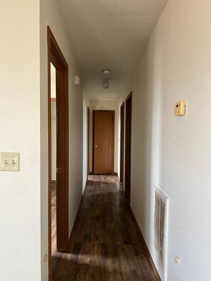 1209 Lake Dr - Photo 5 of 13