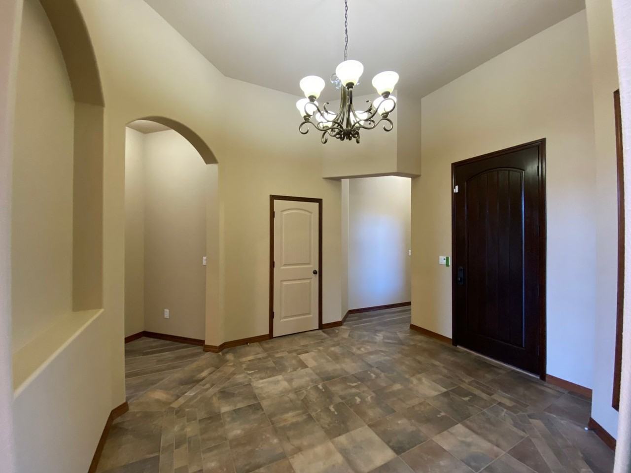 433 Golden Dr - Photo 4 of 36