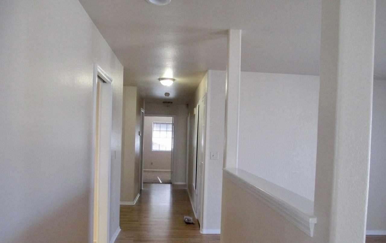 704 Canfield Dr - Photo 6 of 8