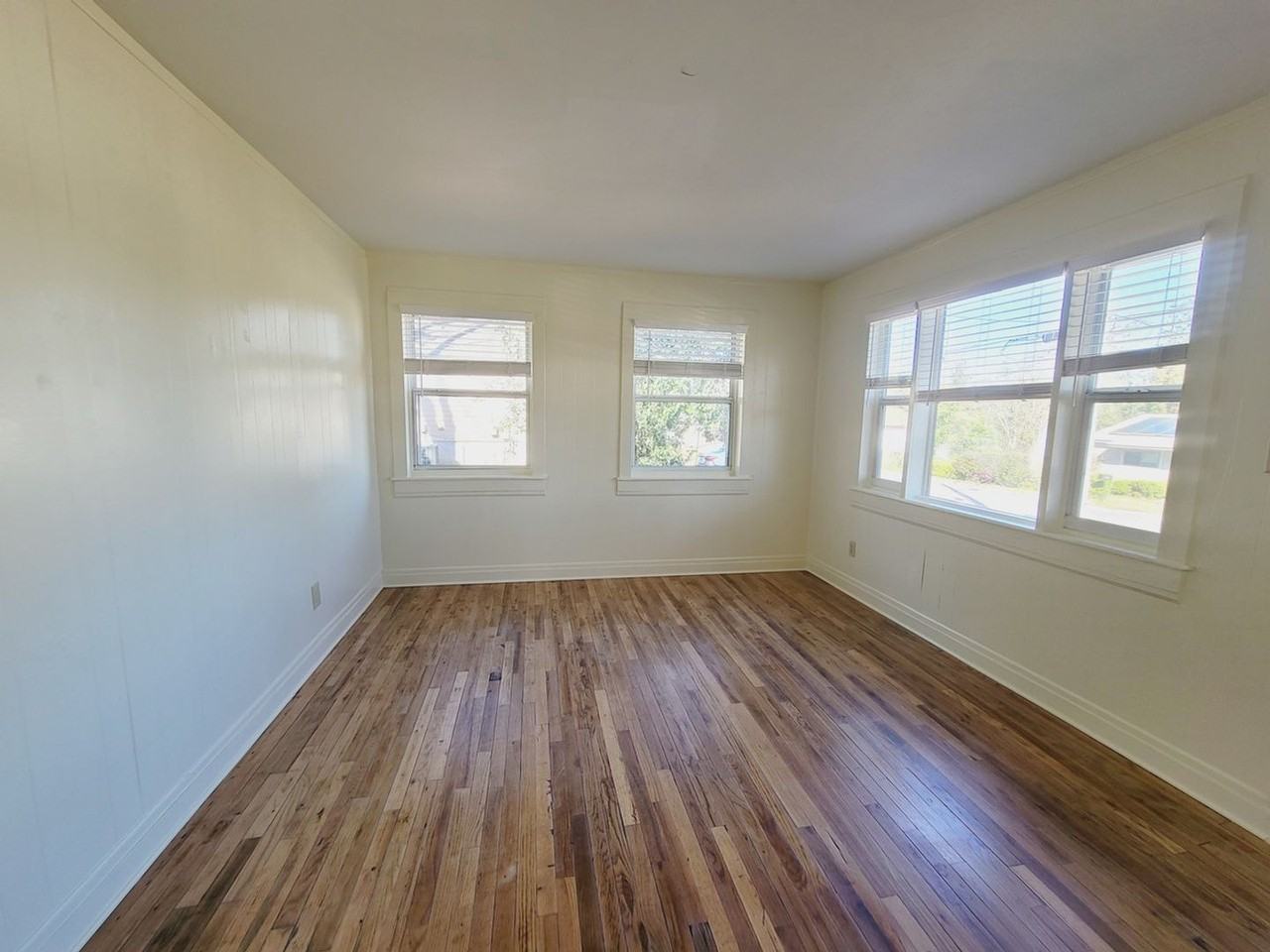 1307 Elberta Dr - Photo 3 of 22