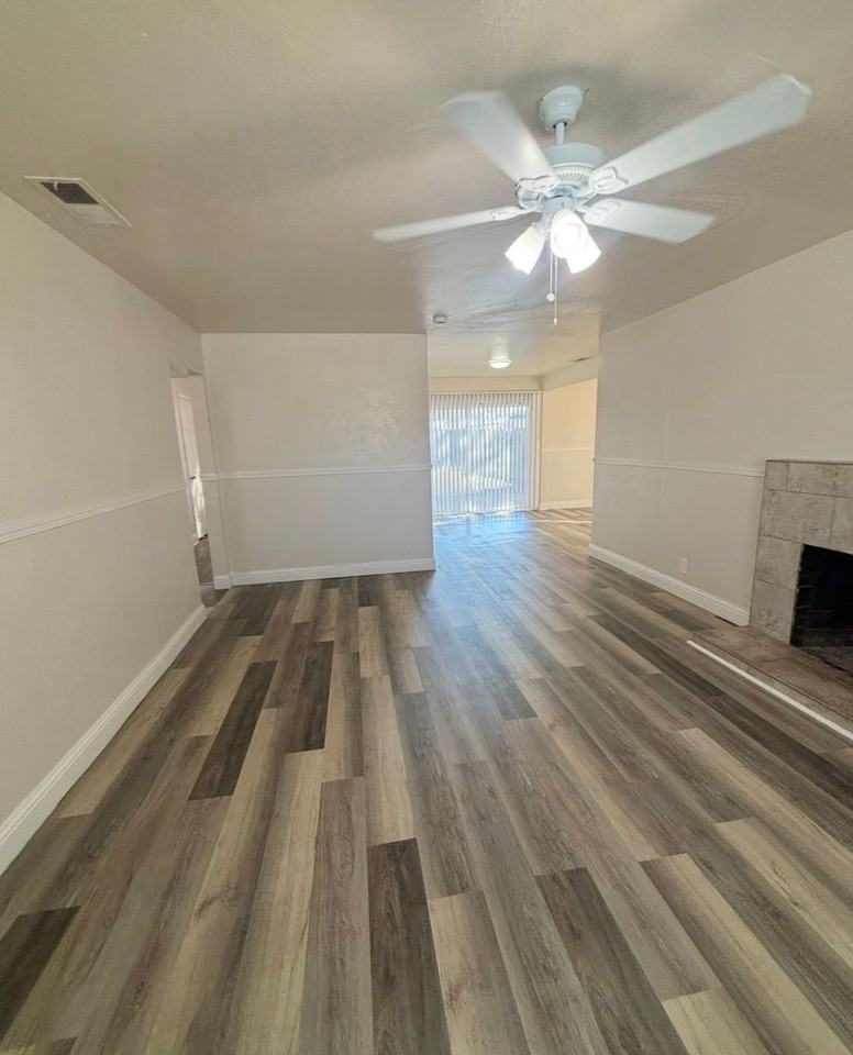 1724 Del Rio Dr - Photo 3 of 18