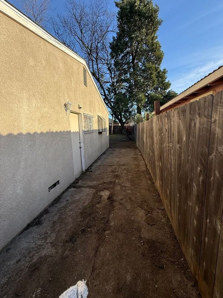 1724 Del Rio Dr - Photo 7 of 18