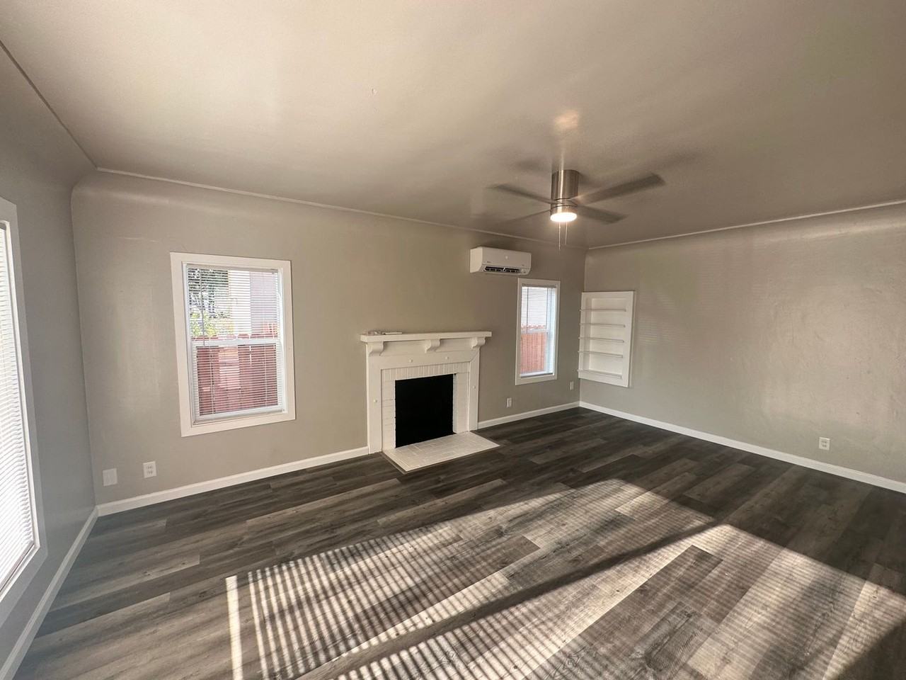 5748 Nina Way - Photo 2 of 12