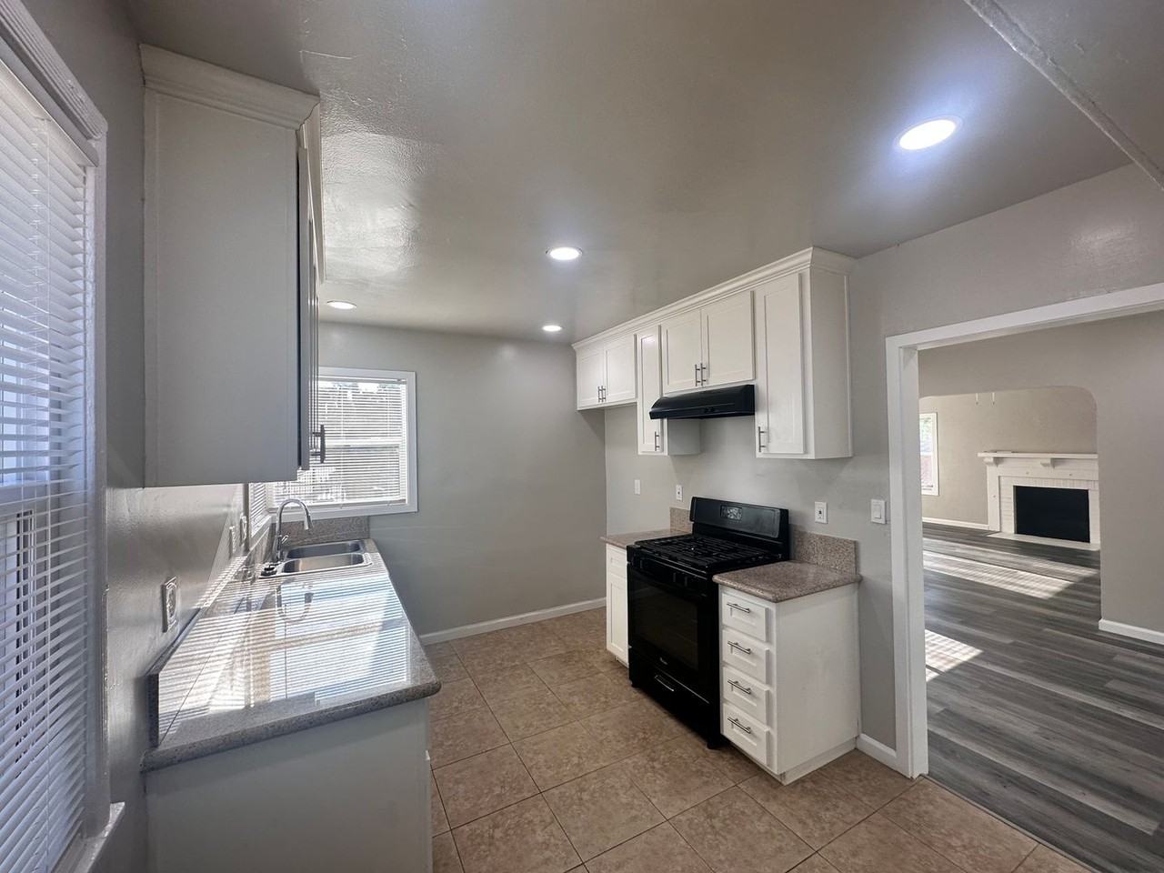 5748 Nina Way - Photo 5 of 12