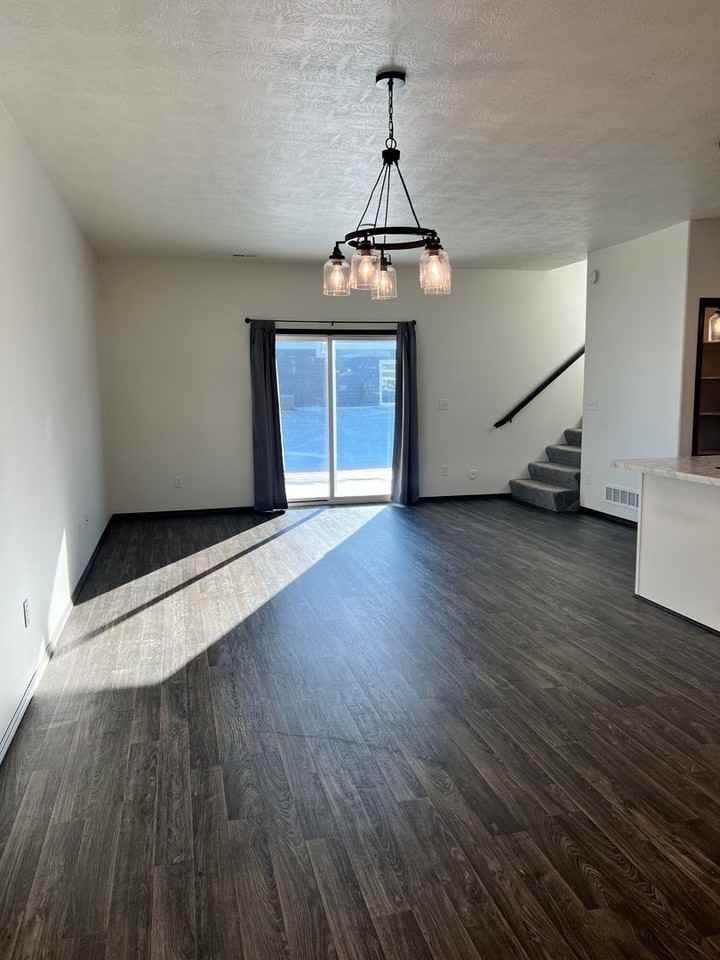 4607 E Leubecher Pl - Photo 5 of 14