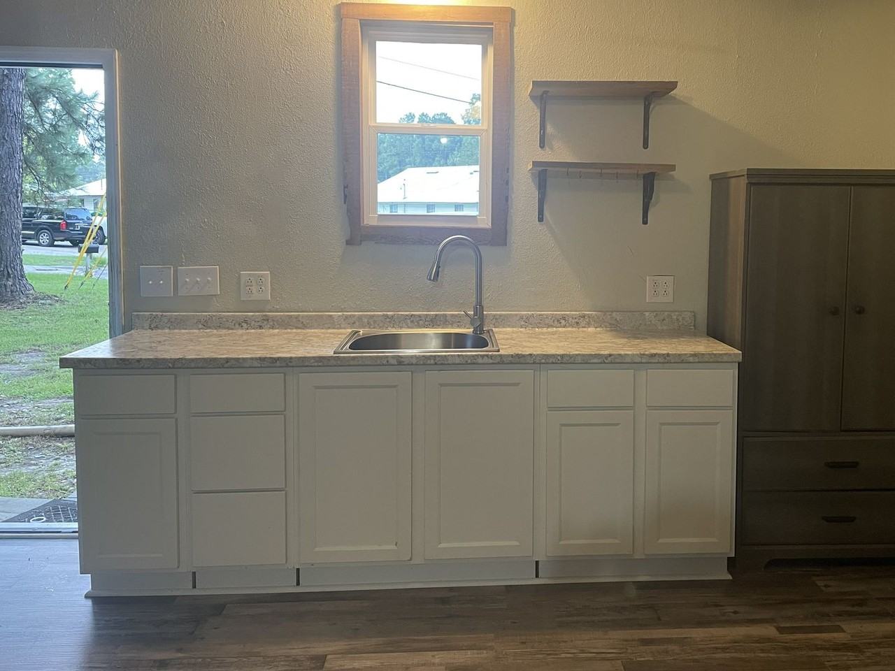 812 Penny Pl - Photo 3 of 8