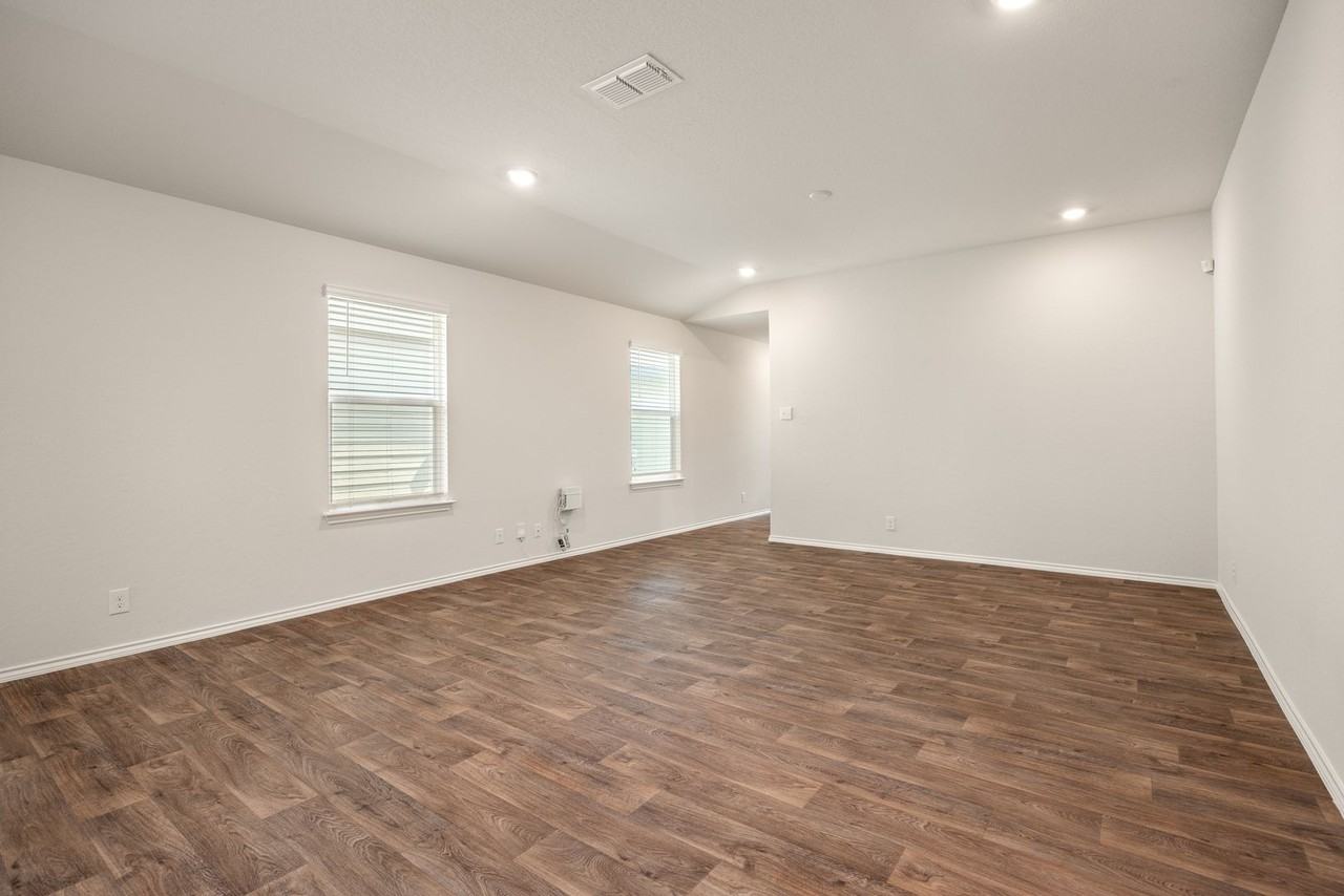 4238 Fort Palmer Blvd - Photo 5 of 16