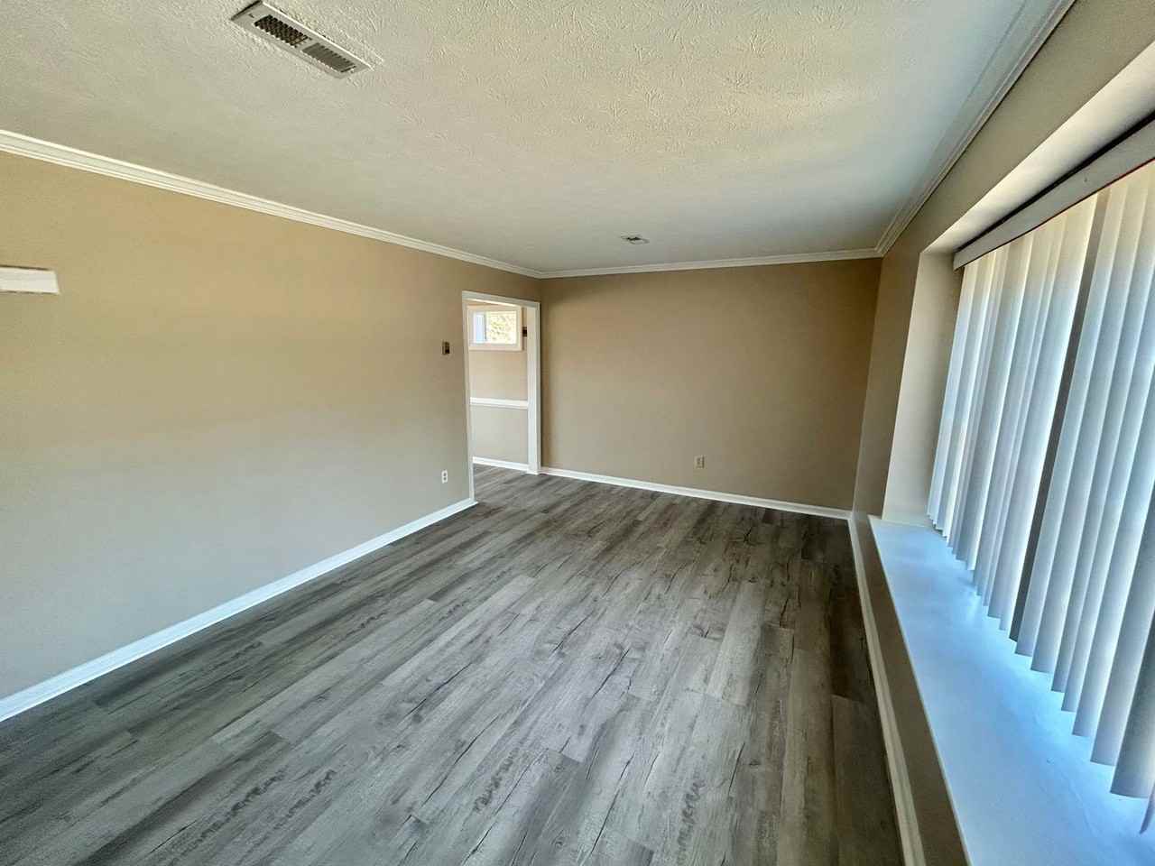 7953 Meadow Dr - Photo 2 of 25