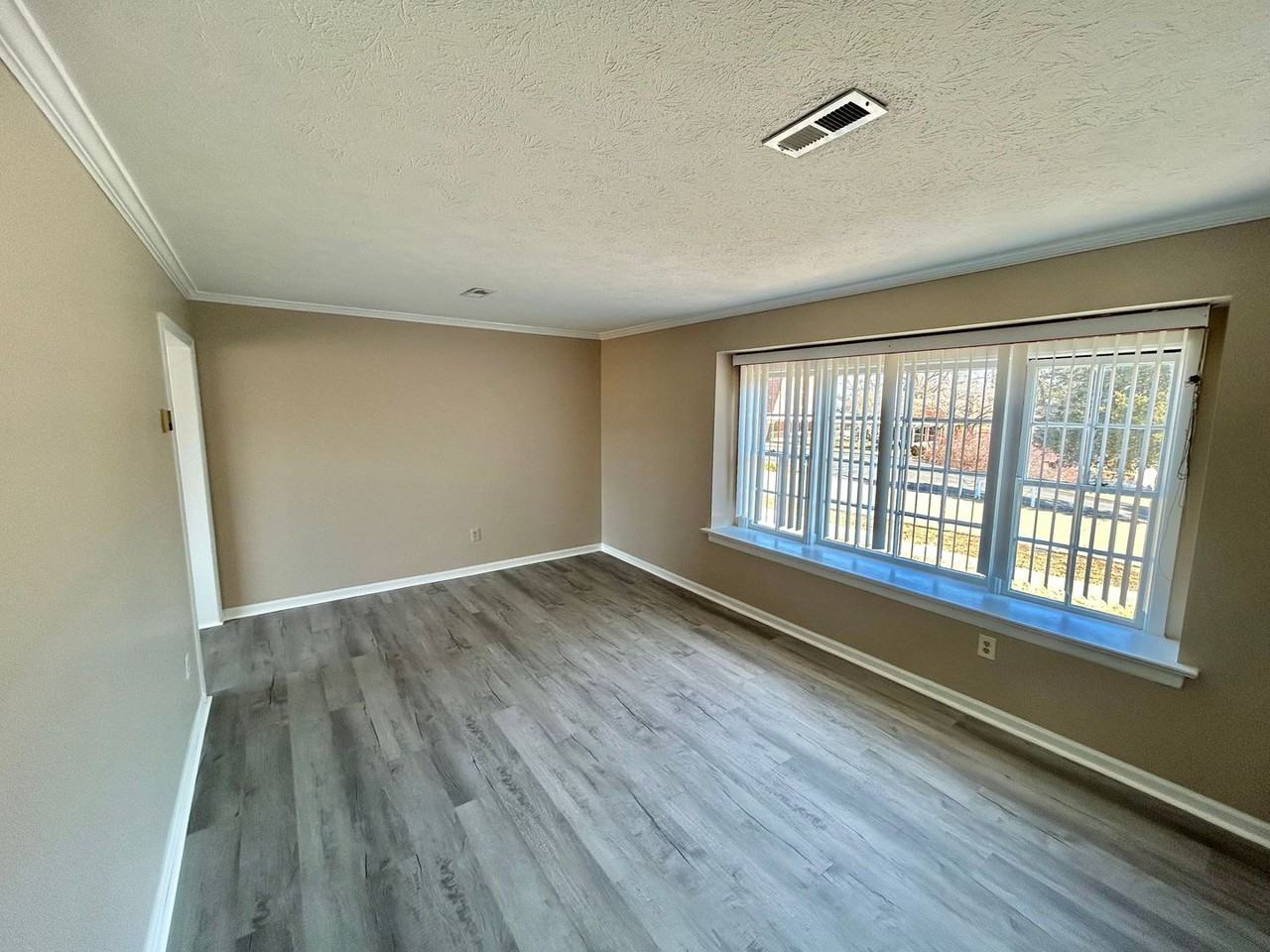 7953 Meadow Dr - Photo 3 of 25