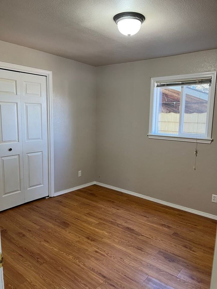 2720 Crater St - Photo 5 of 12