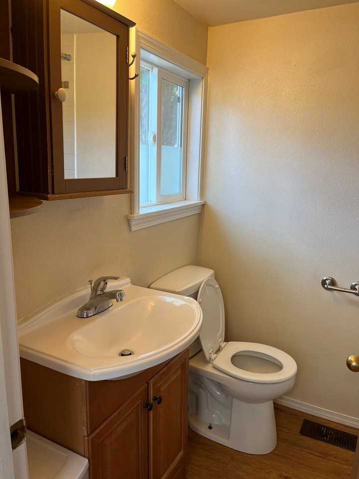 2720 Crater St - Photo 7 of 12