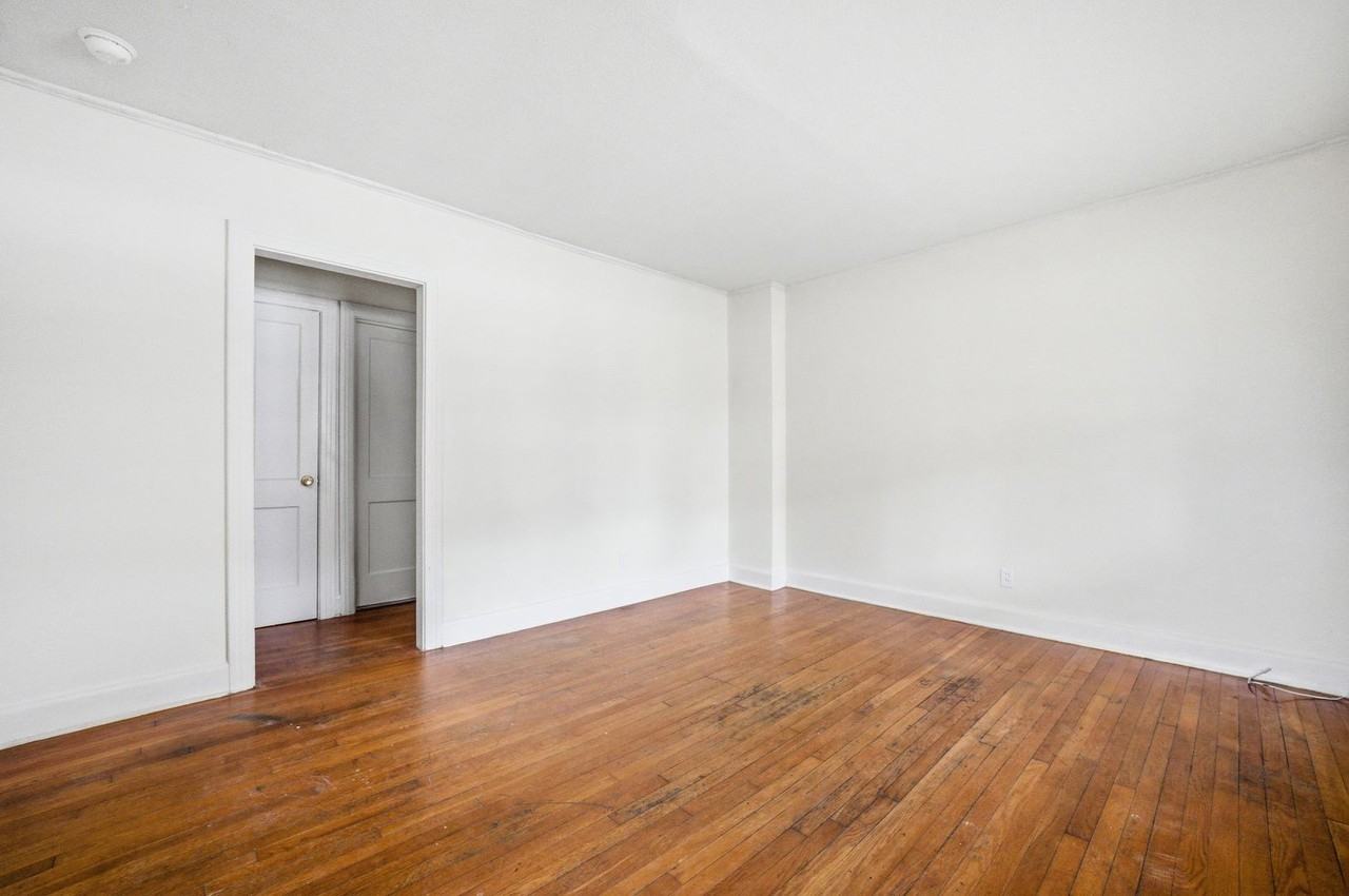 212 1/2 S Armistead Ave - Photo 2 of 8