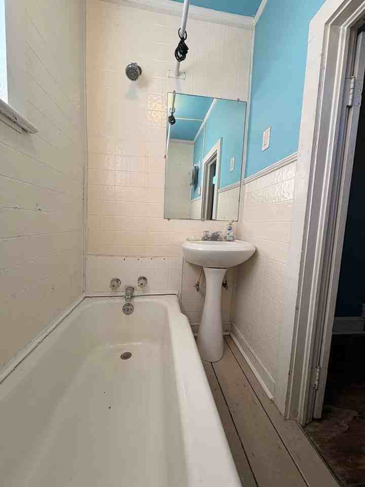 105 Whitehall Rd - Photo 5 of 10